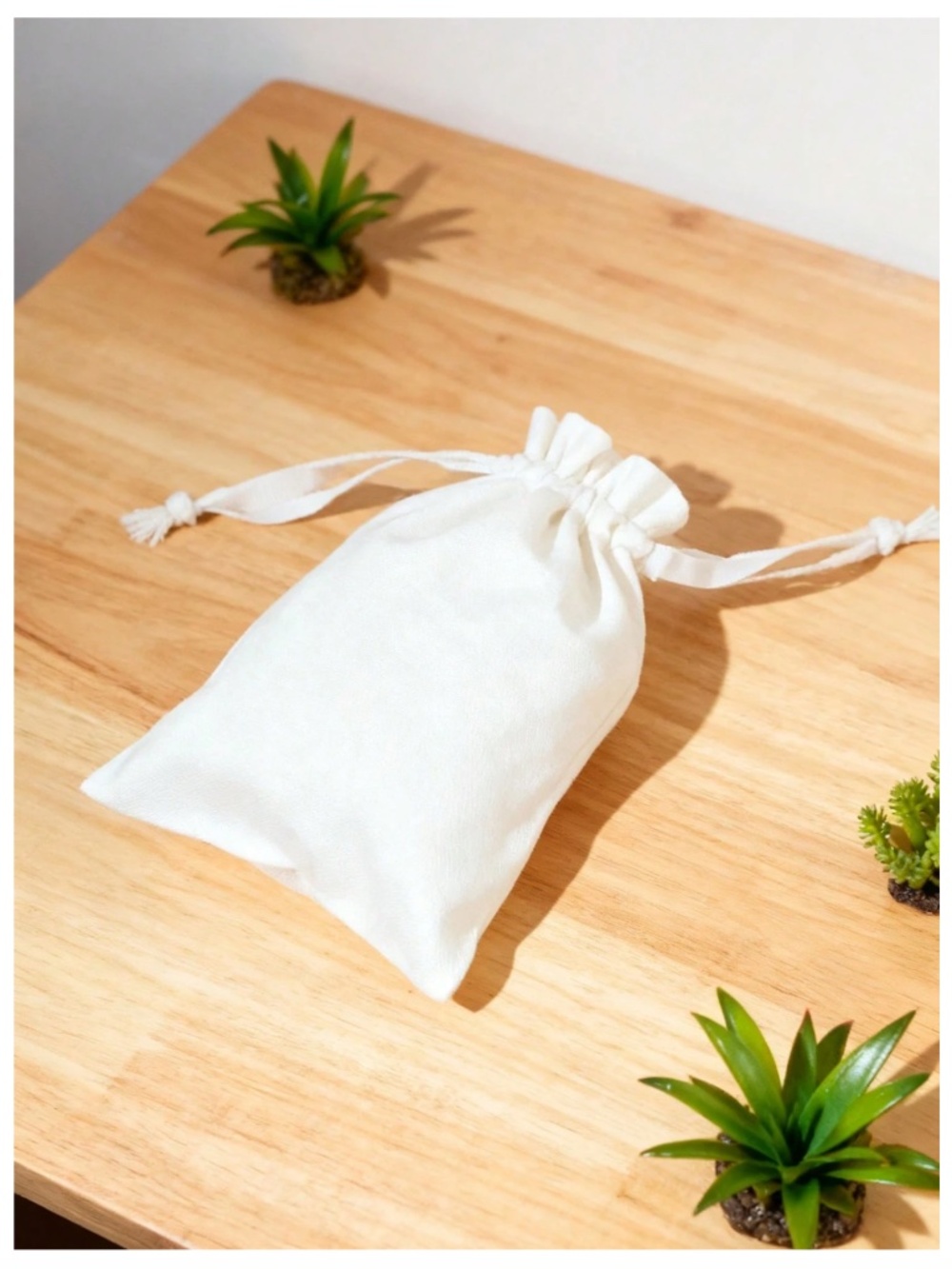 Dior White Small Drawstring Cotton Dust Bag Jewelry Storage Pouch 5" x 6" NEW - Picture 3 of 3